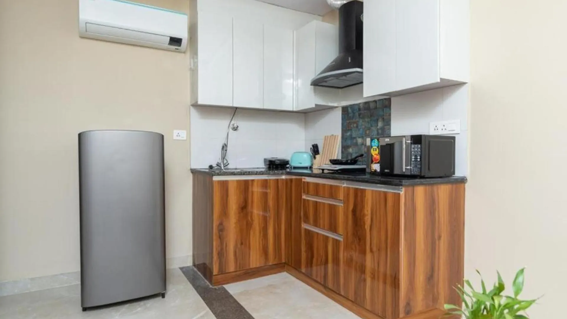 1 Bhk Service Apartment Golf Course Road Gurgaon India